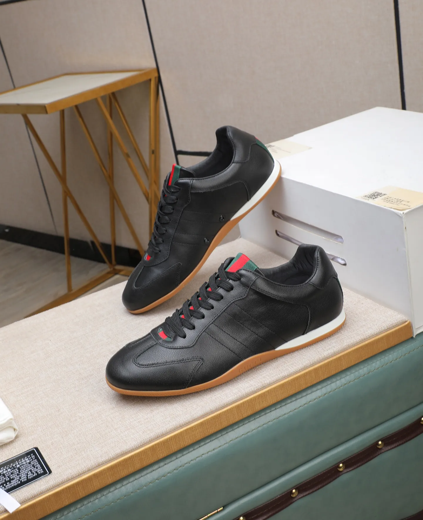 Men's shoes 💰460 GUCCI🔍🔍The latest models are on sale at the same time at the counter. Original calfskin imported from Italy, genuine leather lining, (high-end, extravagant, and classy) with exquisite workmanship. Soles: Original soles specially provided by the original factory. ⚠Exclusive double-layer movable molded soles are super comfortable⚠. Photos of the real thing🎬The real thing is even better🔍🔍"High quality·Follow the order" Code number 38-44